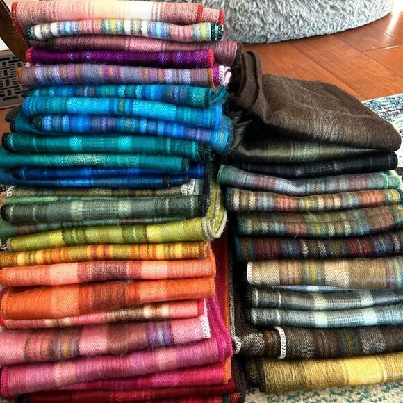 Beautiful alpaca scarf from Ecuador so soft and warm! - Picture 8 of 8